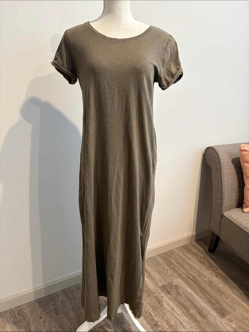 Casual Olive Green Short-Sleeve Maxi Dress Side Slits Size M